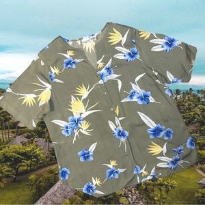 Carolina Colours Plus tropical Hawaiian floral button down blouse